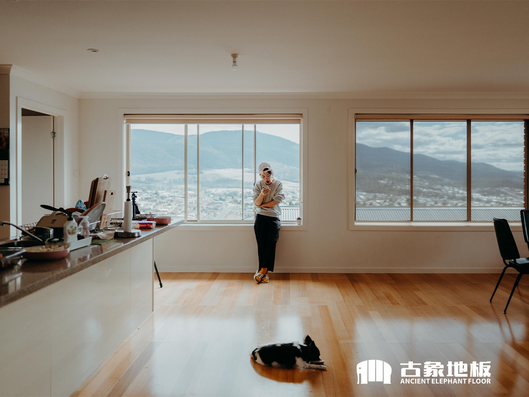 算算鋪木地板與瓷磚間的經(jīng)濟(jì)賬